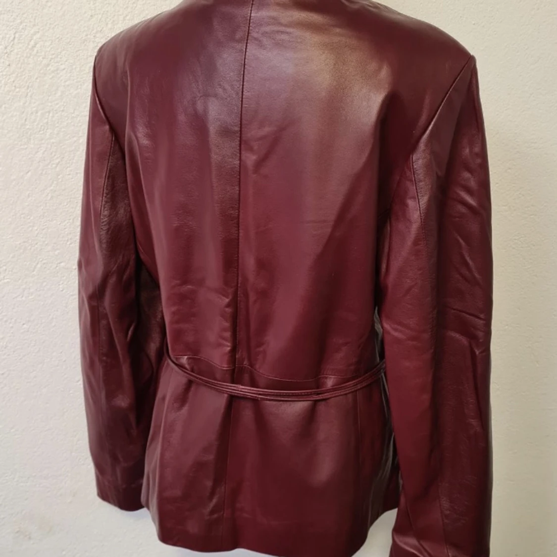 Röd läderjacka - 90