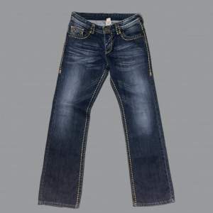 True Religion Jeans i storlek 32. Straight/Bootcut passform ⚡️kontakta mig gärna privat 🤝