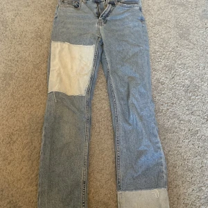 Jeans  - Säljer dessa jättecolla jeans i bra sick 