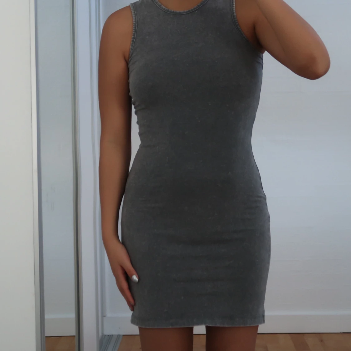 Rymdgrå vardagas klänning 