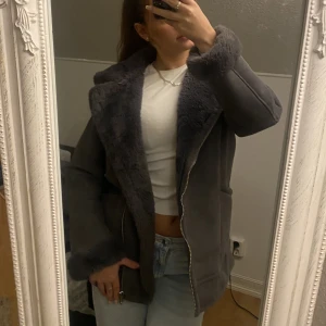 Fluffig Jacka 💕  - Mysig Fluffjacka, helt oanvänd 💕 Säljer för 399