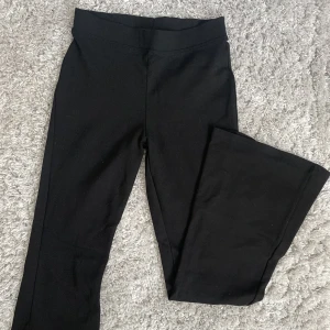 Bootcut byxor  - Jag säljer ett par Bootcut byxor jag inte använder 