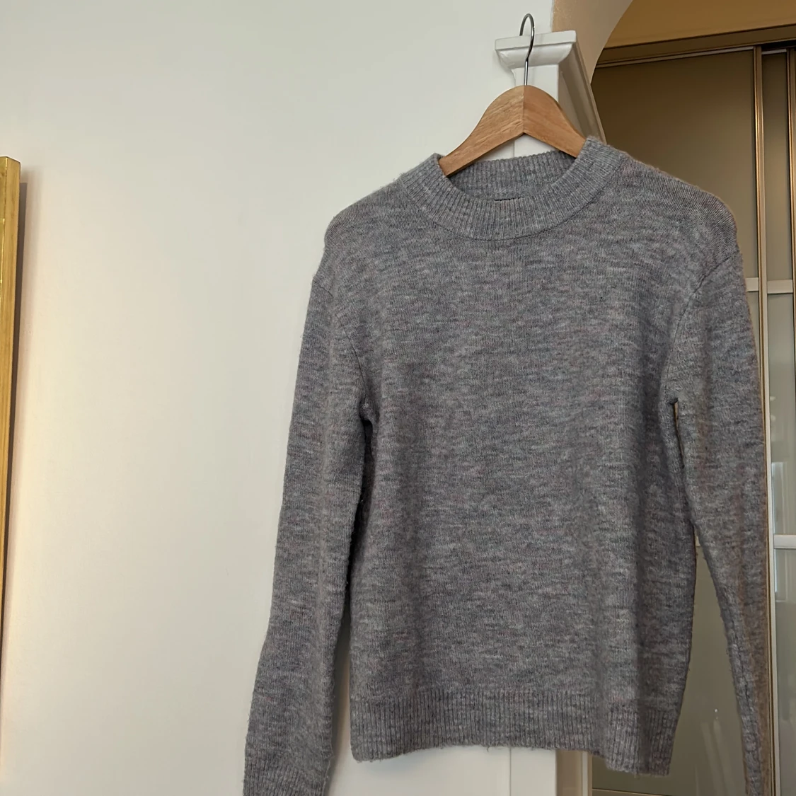 Grå stickad tröja  - 91