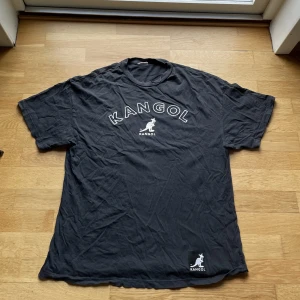 Kangol T-shirt  - Använder inte längre! Bra skick! Cool tröja ☺️