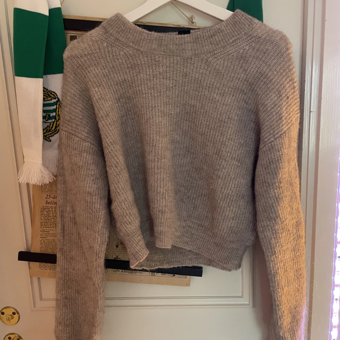 Grå stickad ulltröja