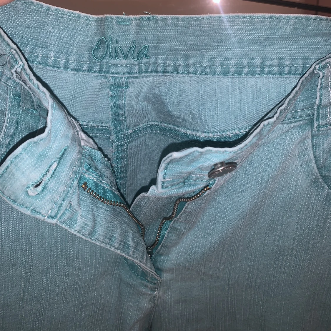 Lågmidjade ljudblåa jeans🌸