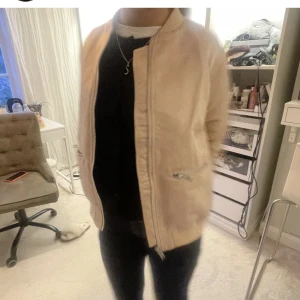 Jacka - Säljer denna så snygga jacka! 