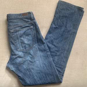 Jätte fina boot cut jeans från Gant i modellen Carol