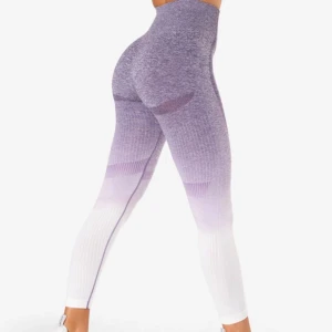 ICIW Lila vita thights  - Hej! Säljer mina fina ICIW thights, inga defekter 