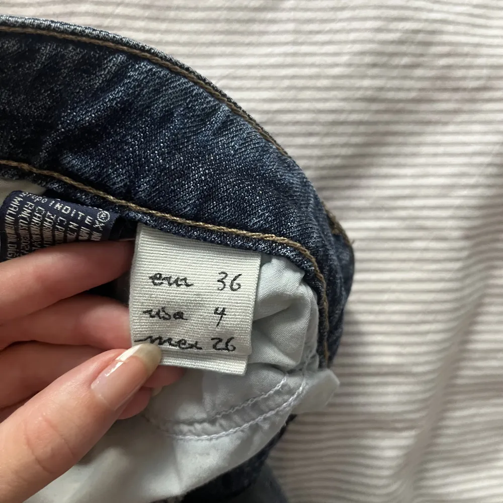 Mina favvo jeans som blivit för stora :(. Jeans & Byxor.