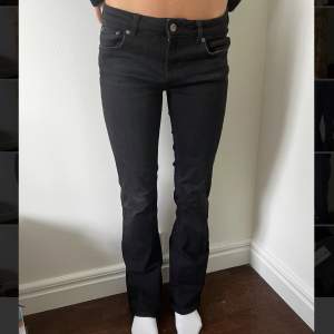 Jeans från Zara - storlek 38 - kontakta mig om ni har några frågor!