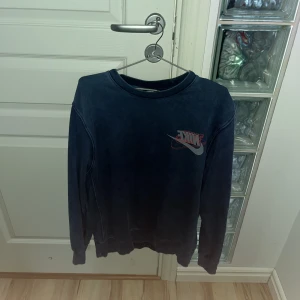 Nike Sweatshirt - Blå Nike sweatshirt, snygg tvätt, bra skick