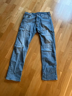 Levis 501 - Säljer dessa Levis jeans då dem inte längre kommer till användning. Nypris 1100