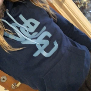 Wesc hoodie  - Använd i bra skick