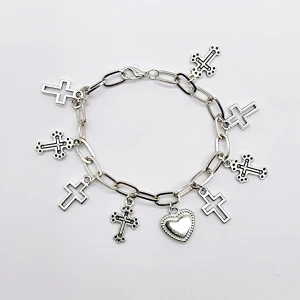 Handgjort armband  - Material- zinklegeringar, rostfritt stål. Nickel fri. Armbandslängd: 17, 5cm [Frakt 15kr]