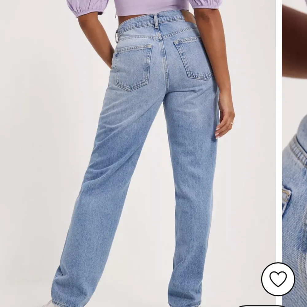 Säljer ett par blåa jeans från Nelly. Säljer pga de inte kommer till användning. Lånade bilder men kan skicka egna!💞. Jeans & Byxor.