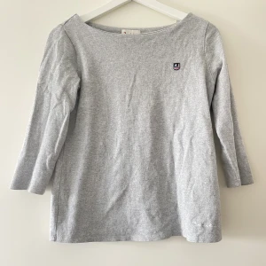 Tröja  - En tröja med trekvartsärm från Bondelid. Är för liten för mig så använder den inte längre. 