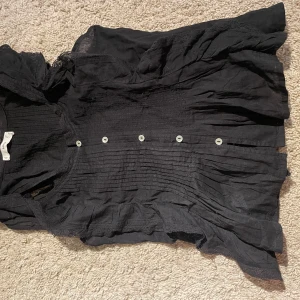 Söt blus - Söt blus från mango💕