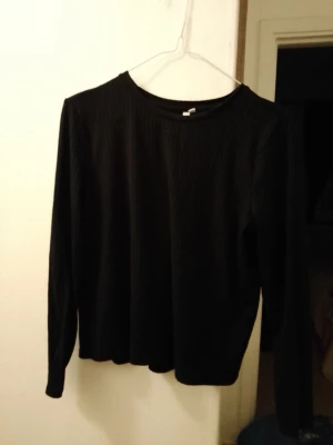 Tröja / body  - Tröja 50kr Body 20kr   St xs/s