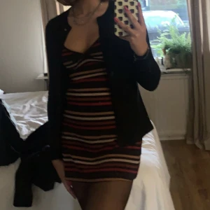 Klänning/nattlinne från hm special  - Säljer denna klänning/nattlinne köpt second hand, men som kommer egentligen från hms special kollektion med designer Sonia rykiel ✨