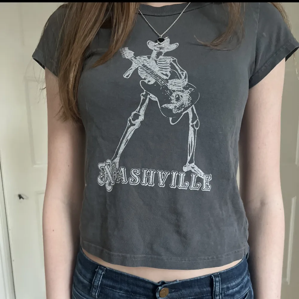 Söt topp från Brandy Mellville!!Skriv vid intresse eller frågor<33. T-shirts.