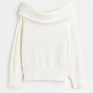 Off shoulder tröja - Vit stickad off shoulder tröja från hm💕