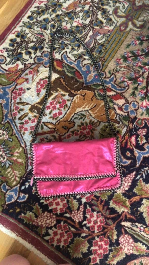 tiamo  - en fake tiamo som är rosa