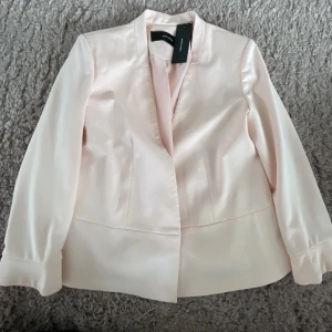 Rosa Kavaj  - Den är aldrig använd, har aldrig haft möjlighet att använda den 😁