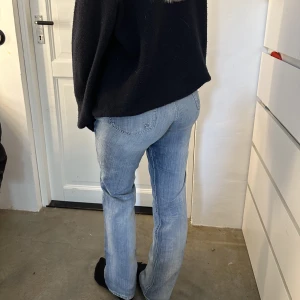 dieseljeans  - säljer dessa sååå snygga dieseljeans som tyvärr inte passade mig vilket är så tråkigt med tanke på hur snygga de är❤️‍🔥, skulle säga att de passar en 36/38 beroende på hur man vill att de ska sitta 400kr+ frakt