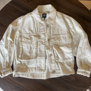 Zara jacka  - Fin jacka från Zara 