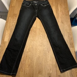 Y2k Jeans - Snygga y2k byxor från X-Mail inga flaws. Storlek M/ W32 L 34 Kan mötas upp runt Södermalmsområdet!