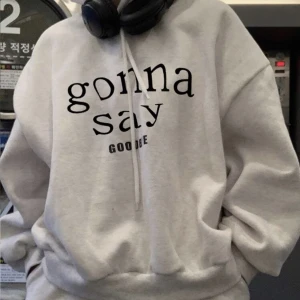 Oversize hoodie - En oversized hoodie av DAZY. Skriv vid intresse :)