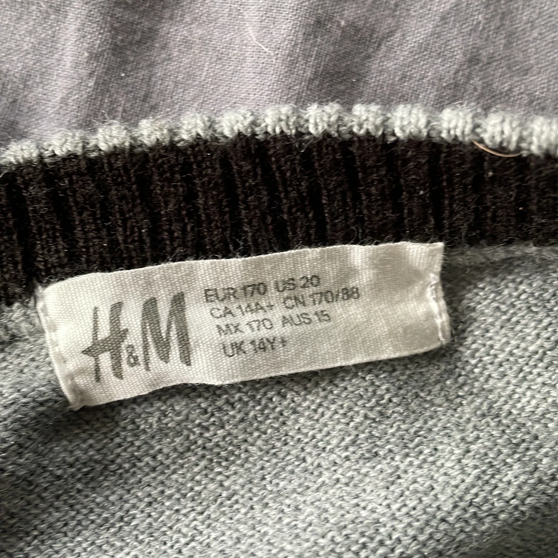 Säljer min jättefin jultröja som jag inte vill ha längre  - 91