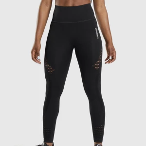 Oändvända gymshark- energy seamless - Säljer dessa helt nya gymshark tights som aldrig blivit använda, endast testade. Säljes pga för små. Helt slutsålda på hemsidan. Nypris 549 kr 