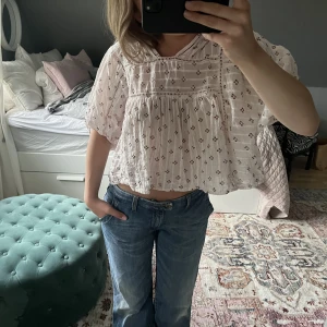 Blus - Blus med kortare ärmar💓