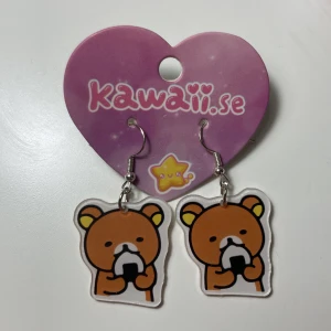 Gulliga björnörhängen - Björnörhängen i sterling silver, oanvända. Pris kan diskuteras