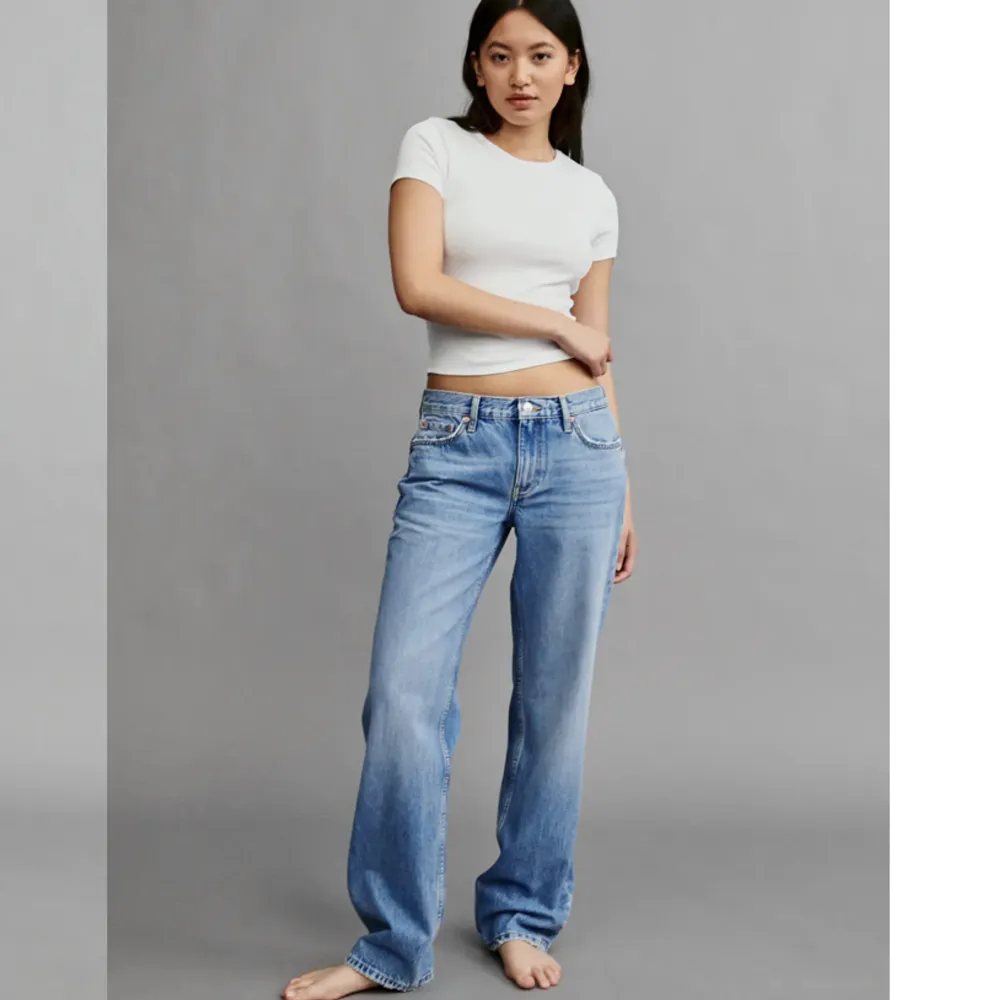 Knappt använda låga raka jeans från gina, storlek 38. Jeans & Byxor.