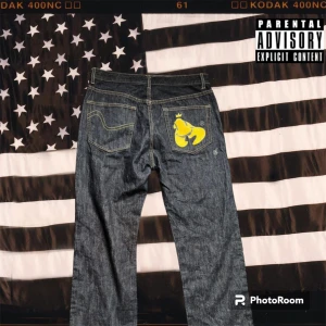 HARD ASS JEANS💥💥 GORILLA 🦍💥💥🔥🔥 - Säljer Mina jeans dem är 34 i midjan 🔥🔥💥💥 skriv vid bilder/ frågor 💥💥