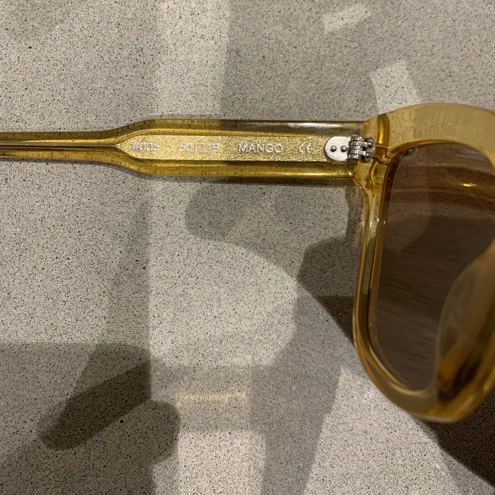 Solglasögon från chimi i färgen mango och modellen är 005. Köparen står för frakten🥰. Accessoarer.