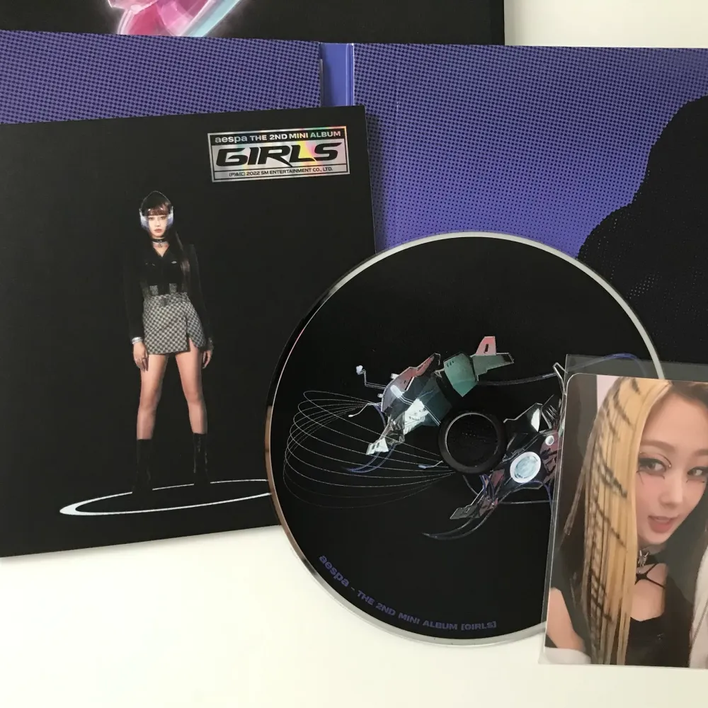 Aespa Girls Album digipack ver  1för 150kr . Övrigt.