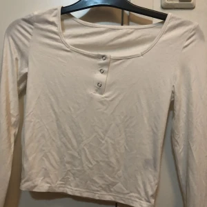 Vit linne - Ett vit linne i bra skick väldigt strechbar