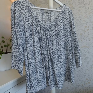 Blus - Blus från Lager157. Storlek M