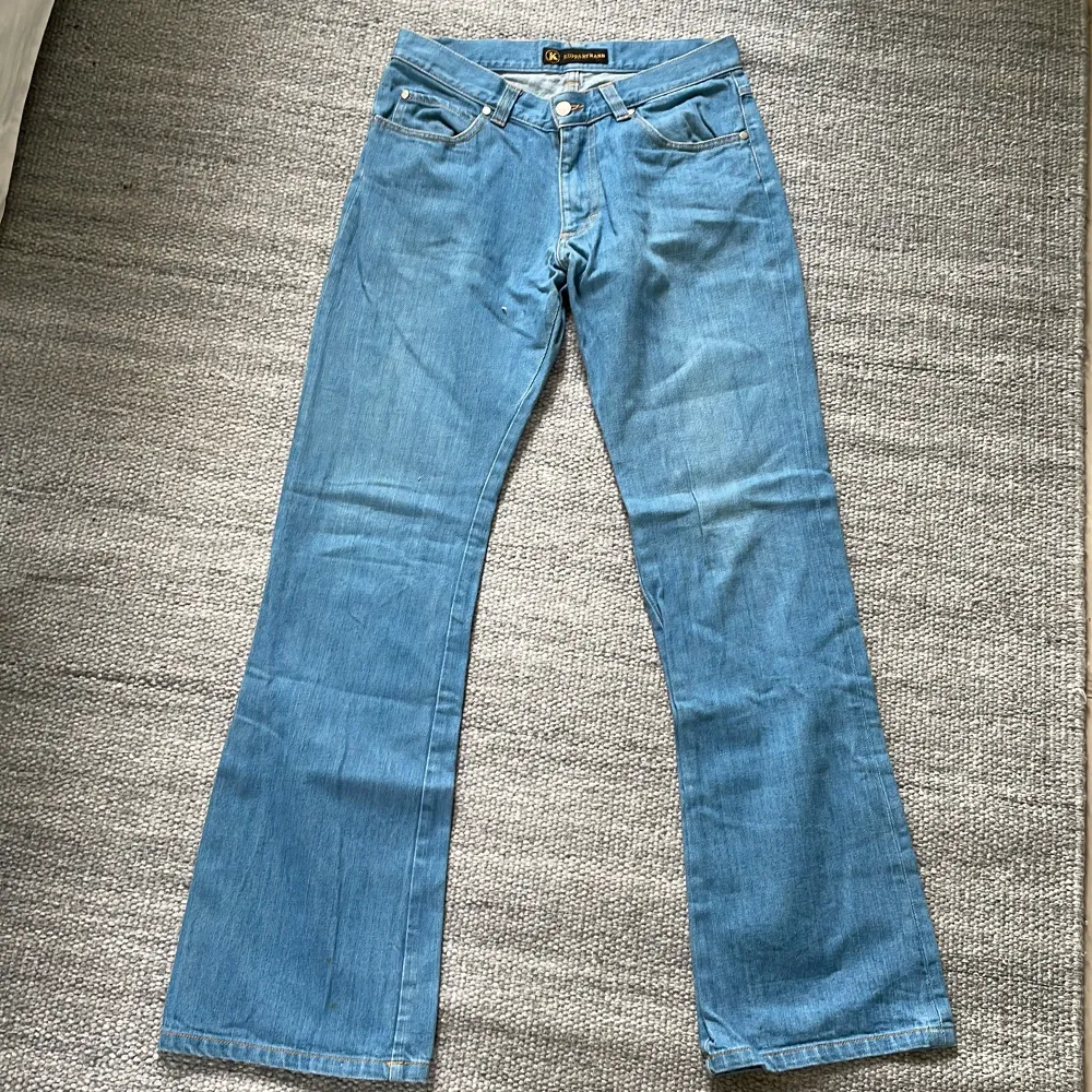 Fint skick på dessa vintage jeans! Size 31/34, bootcut fit på dessa . Jeans & Byxor.