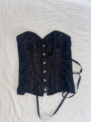 Korsett  - Helt ny korsett! 