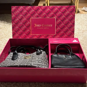 2 st juciy väskor🩷 - 🩷2 st juciy väskor, aldrig använt. +lådan