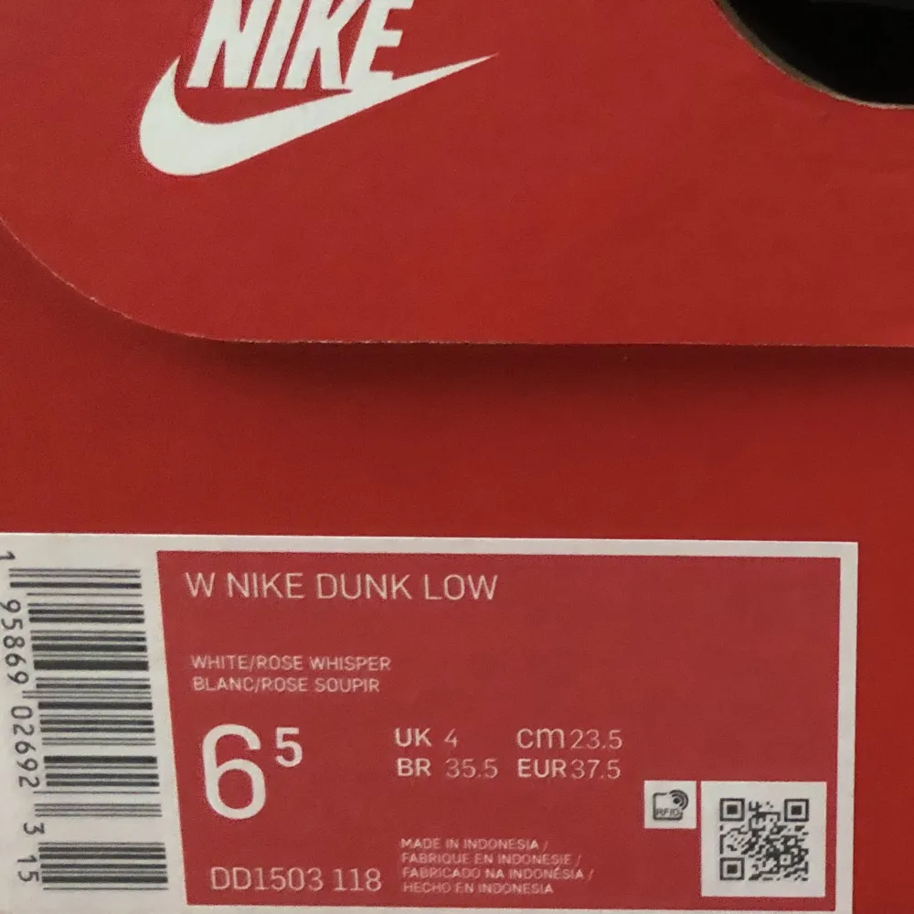 Använda sparsamt! Nike dunk low (white/rosé whisper) i storlek 37,5.. Skor.