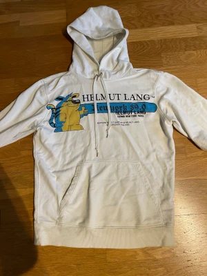 Helmut Lang Hoodie - Snygg och skön hoodie av Helmut Lang. Bra skick säljes pga ej användning. Storlek M.
