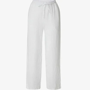 NYA linnebyxor  - säljer nu mina linnebyxor som jag köpte i sommars för 599kr på Chelsea i Göteborg💕har aldrig använt dem för jag inte tyckte jag passade i linnebyxor💕så dem är HELT nya och jätte fina💕dem är midwaist! Men går även att vika ner så dem blir lågmidjade💕