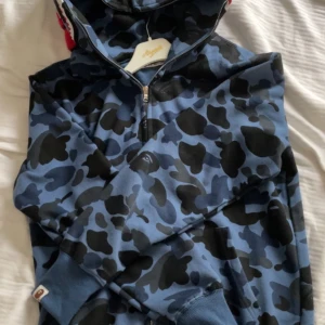 Bape Hoodie - Nästan helt oanvänd, inga flaws, 