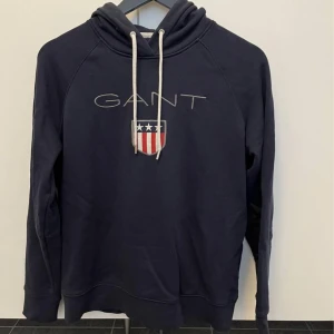Gant hoodie  - Använd ett fåtal gånger. Fint skick. 